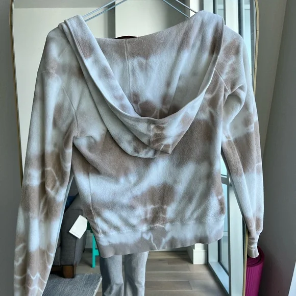 Vintage Juicy Couture zip up jacket Y2K.   Tan and white. Size S - Picture 4 of 7